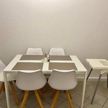 Raha - Ihr Komfortables Zuhause - Garten - Vollausstattung - Balkon - Parkplatz Apartment