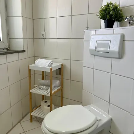 Raha - Ihr Komfortables Zuhause - Garten - Vollausstattung - Balkon - Parkplatz Apartment