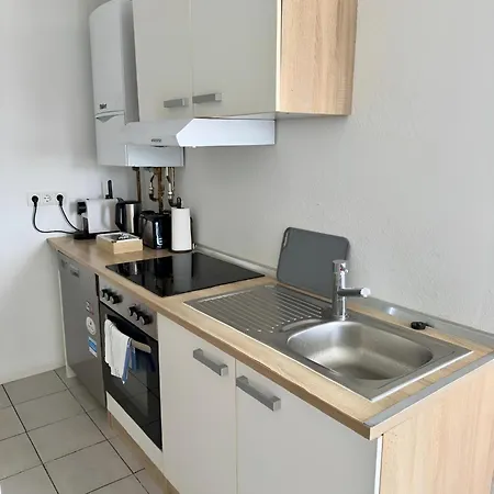 Raha - Ihr Komfortables Zuhause - Garten - Vollausstattung - Balkon - Parkplatz Apartment