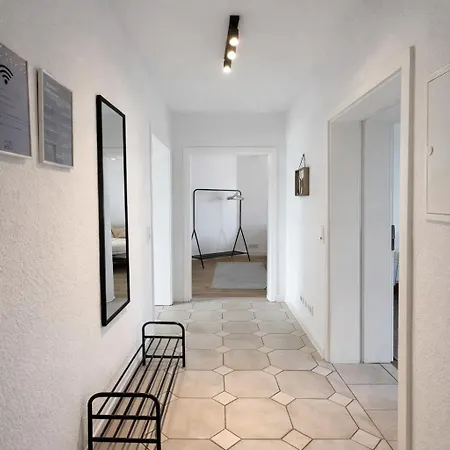 Raha - Ihr Komfortables Zuhause - Garten - Vollausstattung - Balkon - Parkplatz Cassel