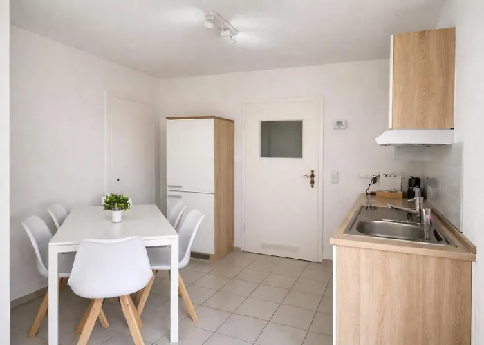 Raha - Ihr Komfortables Zuhause - Garten - Vollausstattung - Balkon - Parkplatz Apartament